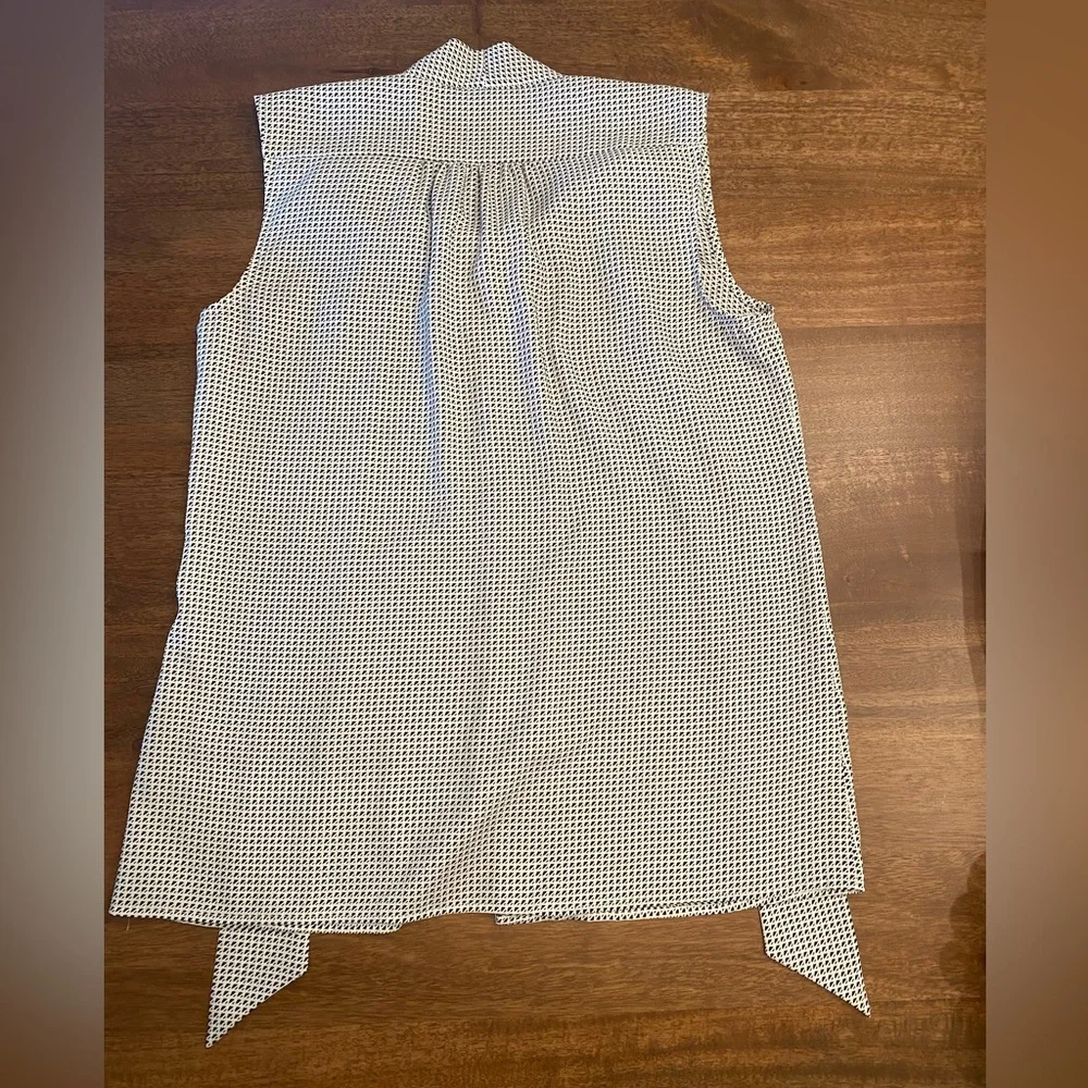 Ann Taylor Blouse - Picture 5 of 8